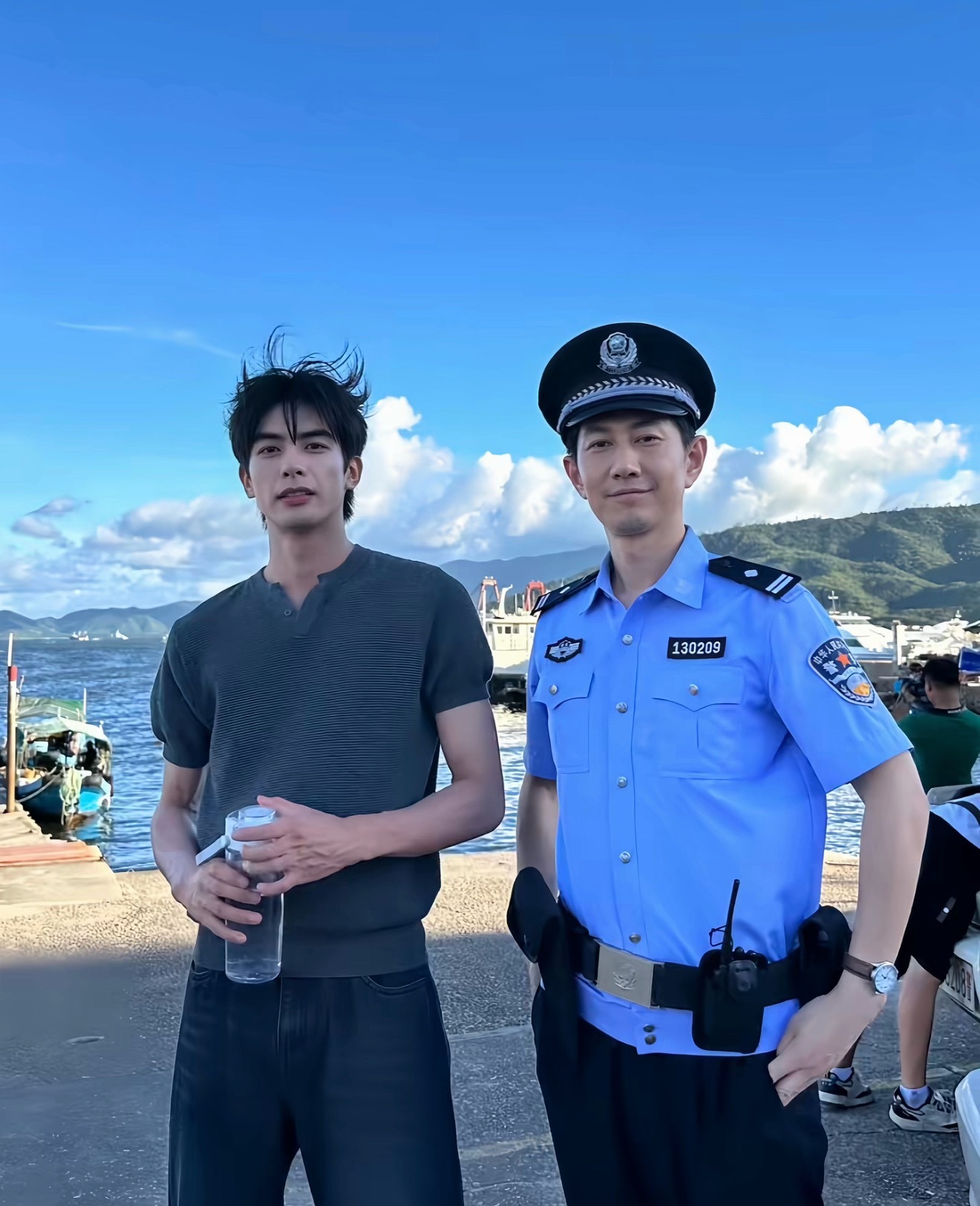 陈异和周叔都很帅！陈异要是赶上了警察学院的体检多好！ 