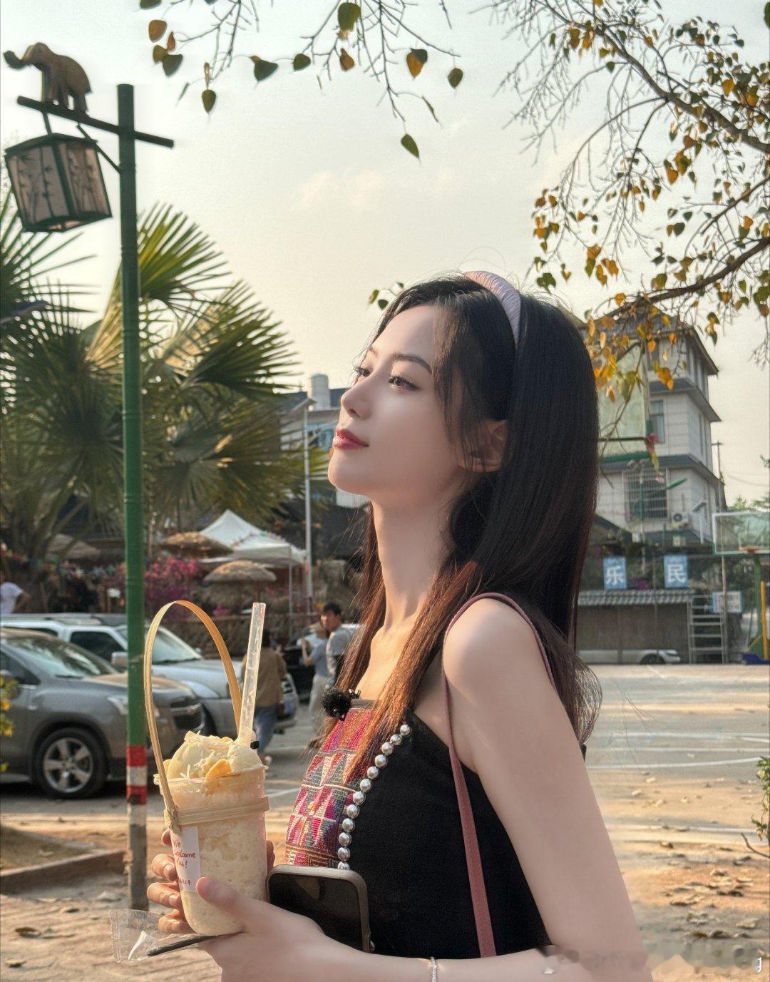 徐艺洋 xyy徐艺洋🐑徐艺洋嗨放派 “敬你恣意蔓生的野心敬你永无止尽的青春𝘽