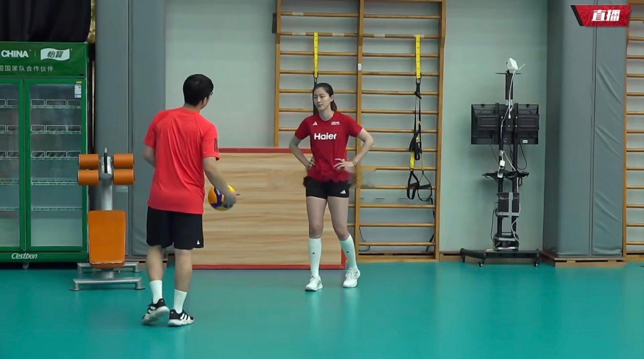 新鲜的刁老师清松带你看排球刁琳宇中国女排