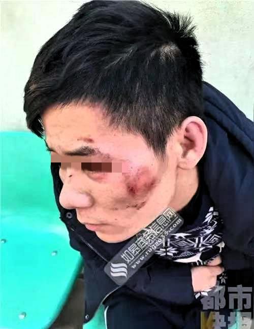 5月10日凌晨，四川一男子跑到武警营门自卫哨求救，说自己被人追打。深夜身处陌生街