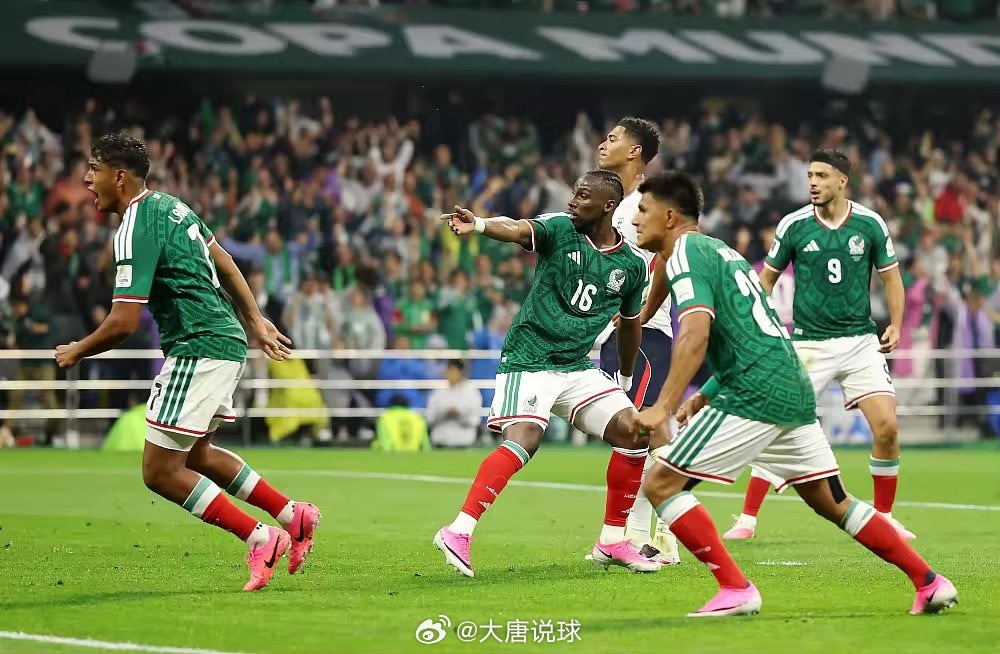 墨西哥vs英格兰世界杯1/8决赛，墨西哥迎战英格兰。全场结束，墨西哥2:3不敌英
