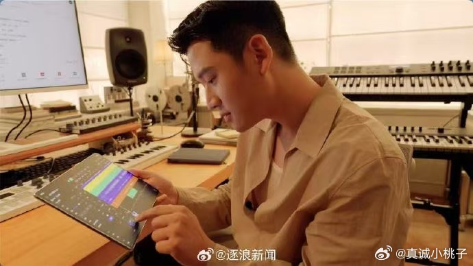 周兴哲重编永不失联的爱周兴哲亮相华为发布会，用华为音悦家App亲自重编经典金曲《