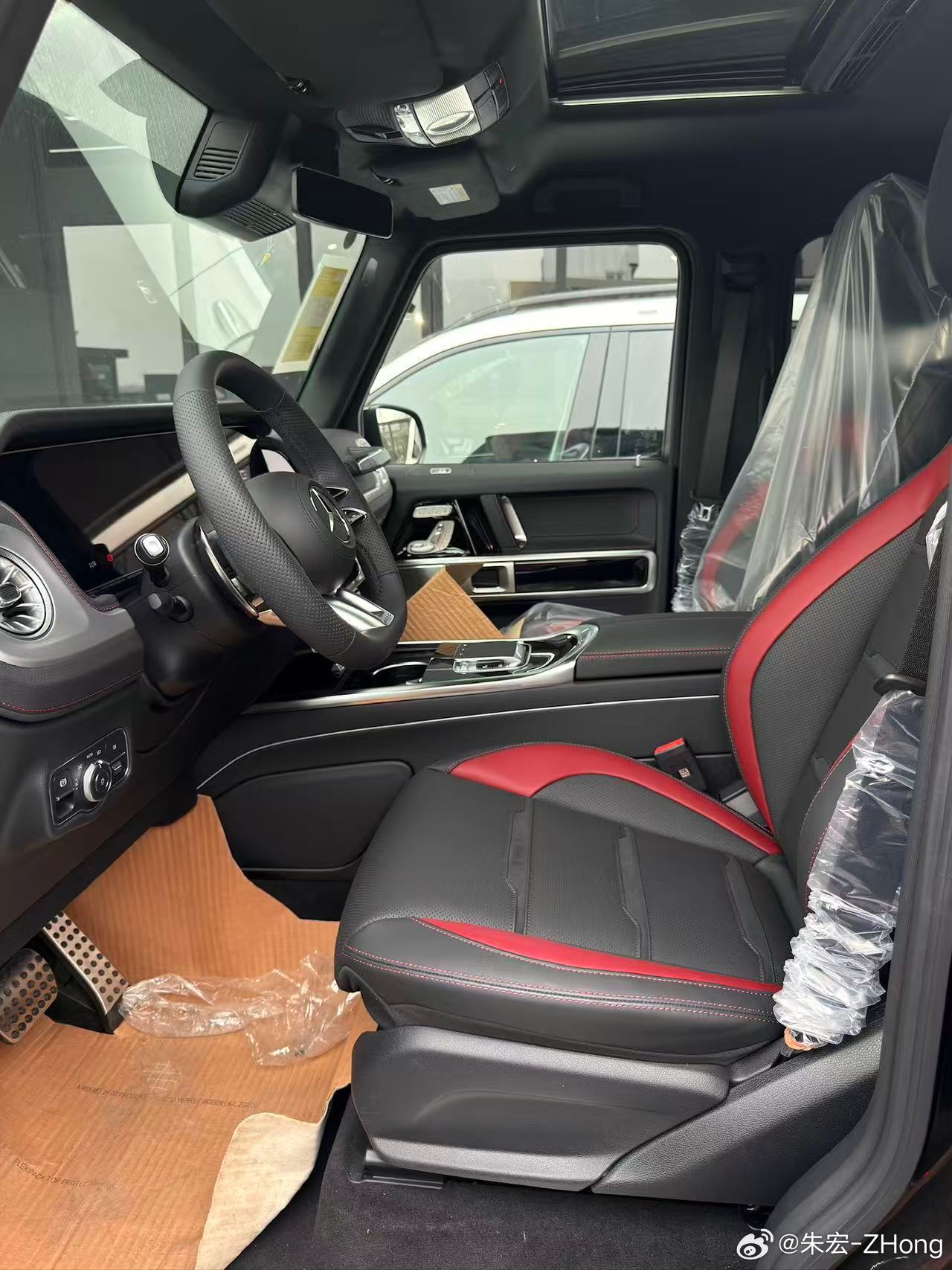 奔驰G63 AMG  黑红 917+917 孟加拉红 13200+轮毂9800+