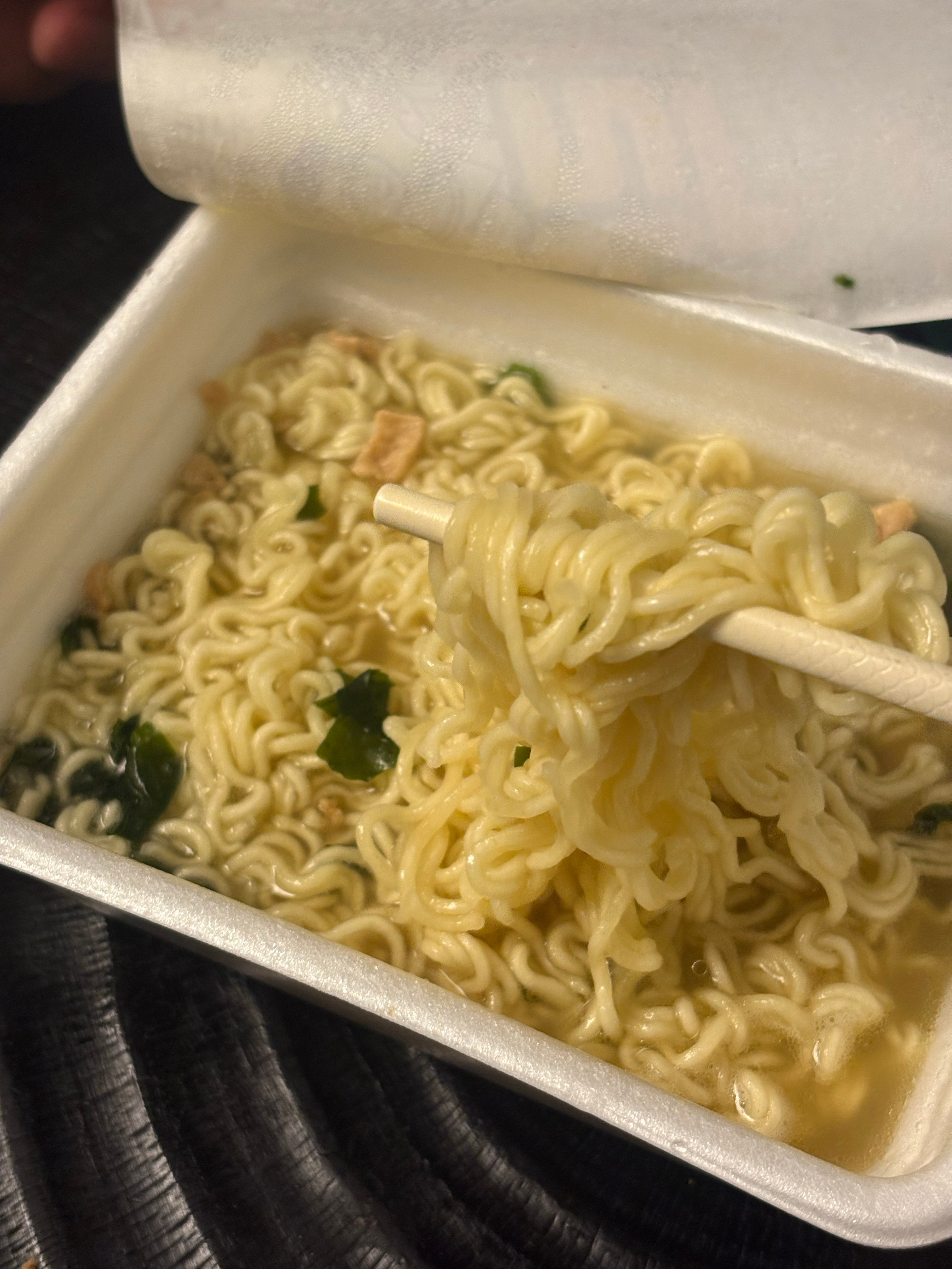 今天干了太多活，沟通了太多事，见了太多人。给会儿在吃泡面，抖子上刷到说这个很好吃