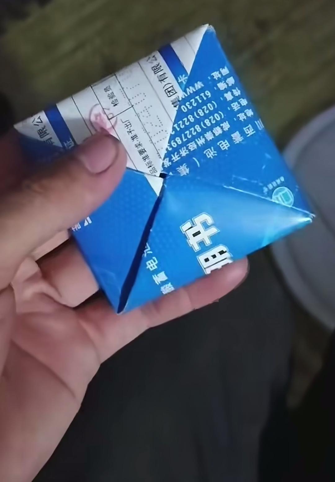 很多人小时候玩的东西
现在看起来依然特别亲切
不少人都玩过这个东西
这东西制作比