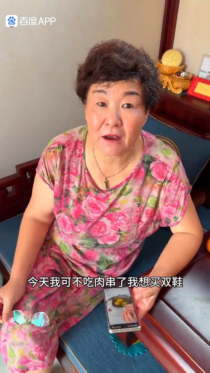 烫面透油小笼包。
带你们看看山东妈妈用开水做烫面透油小笼包的零失败教程。全程不用