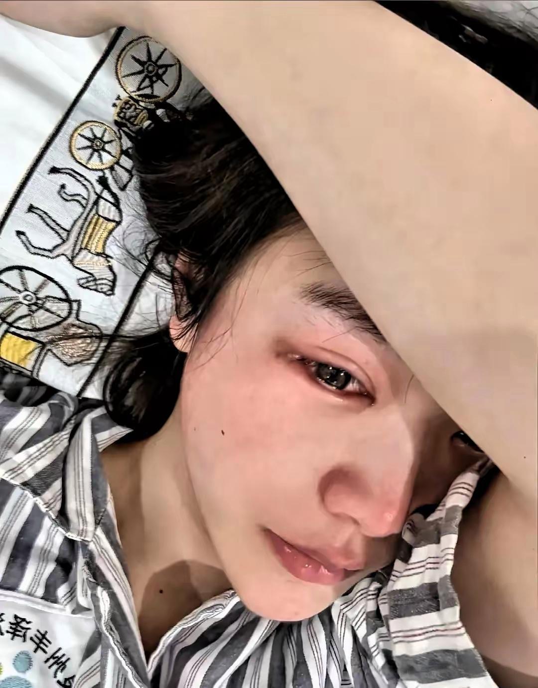 一名女生和前男友同居整整三年，分手时场面格外难堪。两人合租房屋押金由男方支付，全