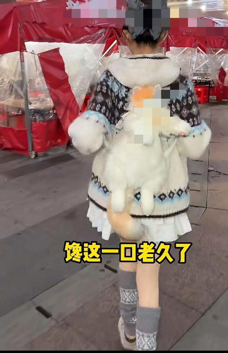 每次刷吃播都觉得离谱！他们一顿胡吃海塞，抵得上我好几天的饭量，可个个都瘦得跟竹竿