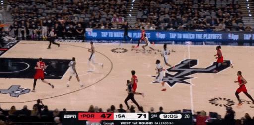 阿夫迪亚崩溃了
遇到文班亚马这样的对手真是太倒霉了，根本没法玩啊
阿夫迪亚带球杀