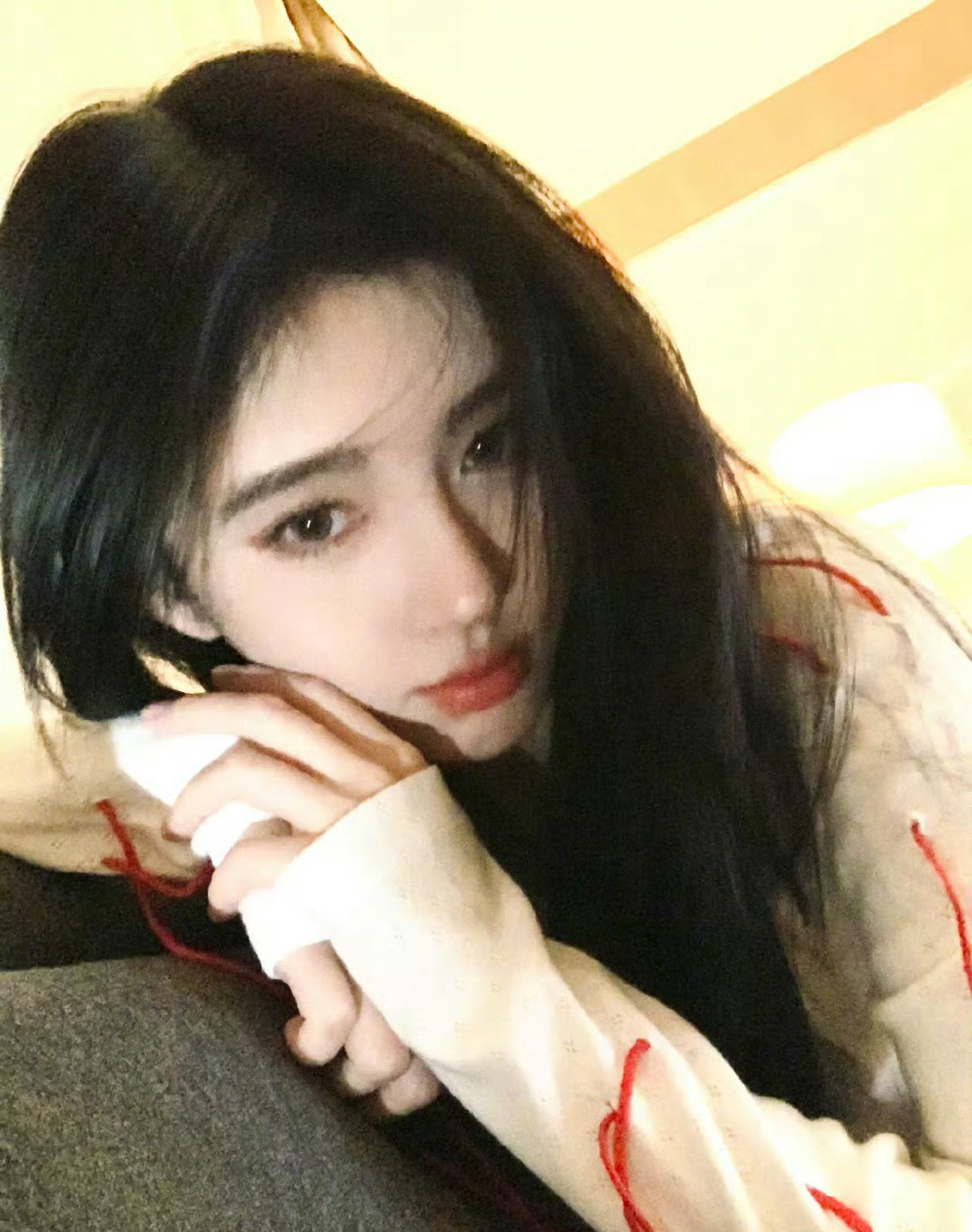 鞠婧祎[超话]  鞠婧祎冬至怼脸live图 鞠婧祎的这张脸真是太完美了，放大了看