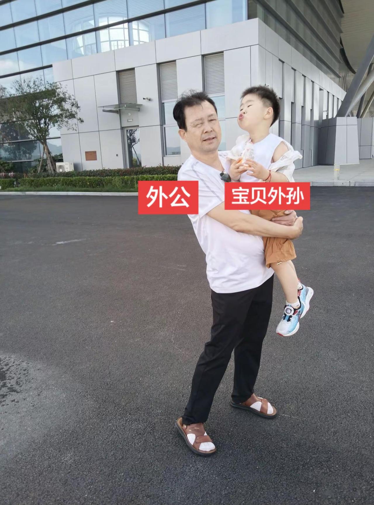 湖北省十堰市白浪五0厂台湾路一号门铁梯子上二楼盲人按摩店，欢迎大家