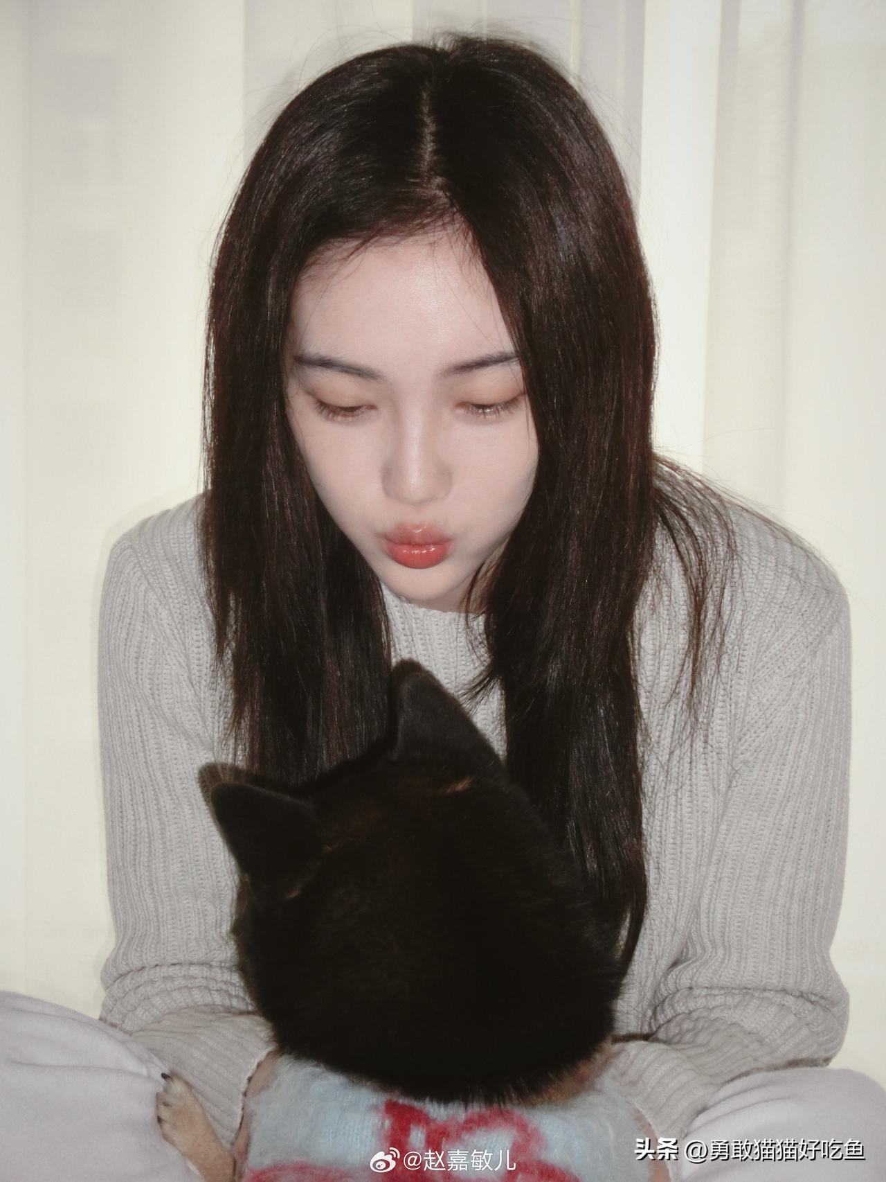 赵嘉敏分享图片