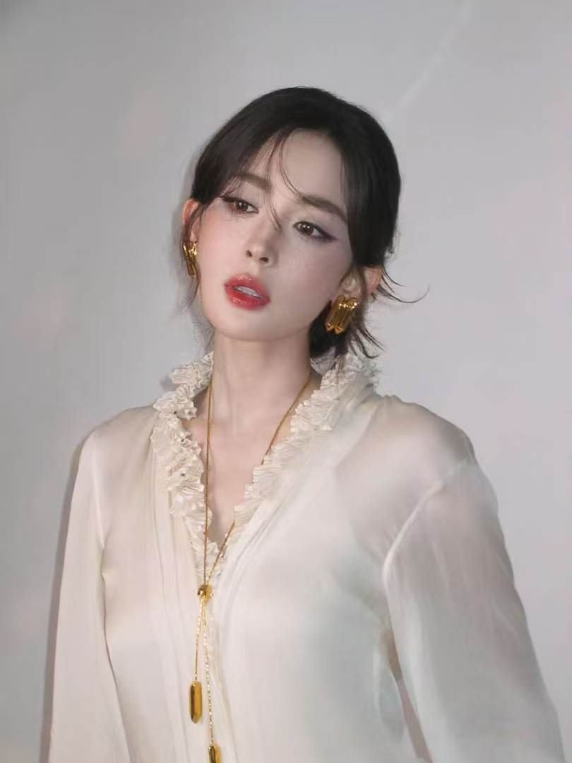  李佳琦也没逃过娜扎的古娜之夹别轻易小看娜扎的古娜之夹，大佬来了都扛不住几秒 