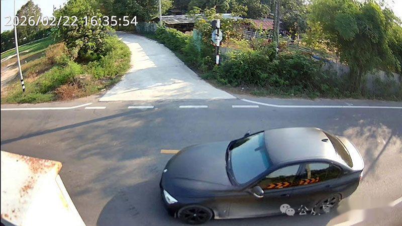 中国女子泰国遇害被弃农田水沟？从别墅被带200公里外，疑点重重