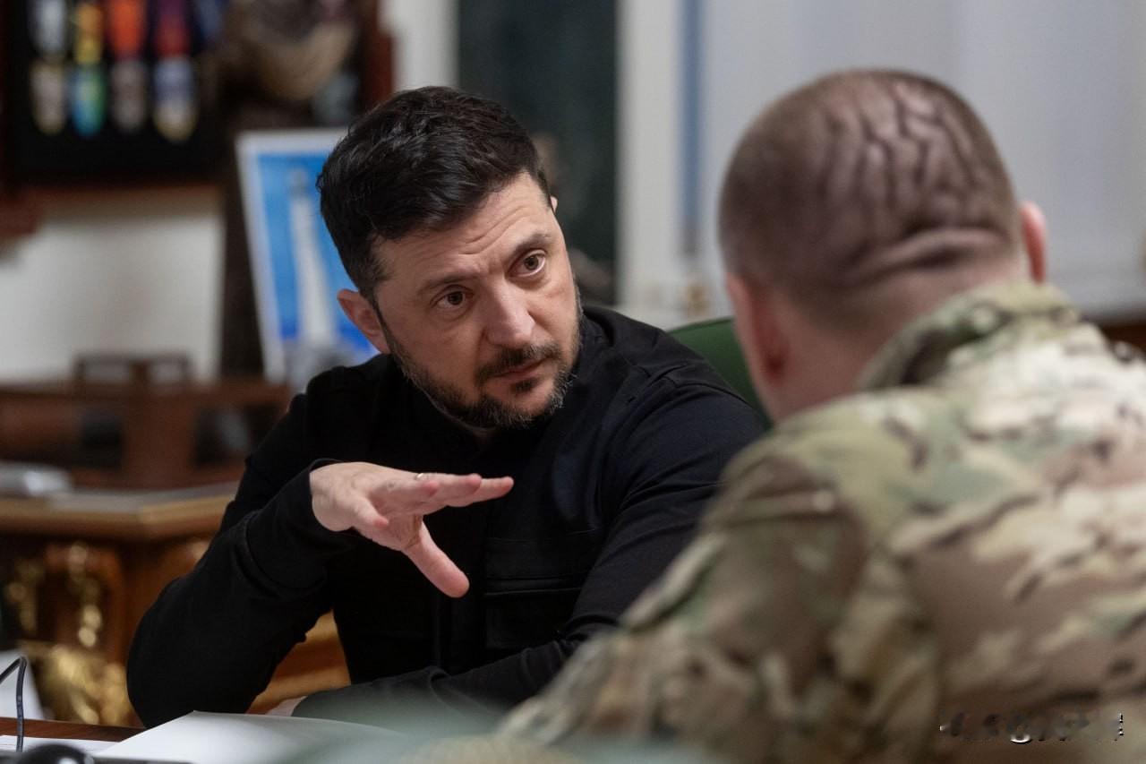 泽连斯基会见马柳克：在俄罗斯后方又有大行动？

12月5日，泽连斯基在电报频道发