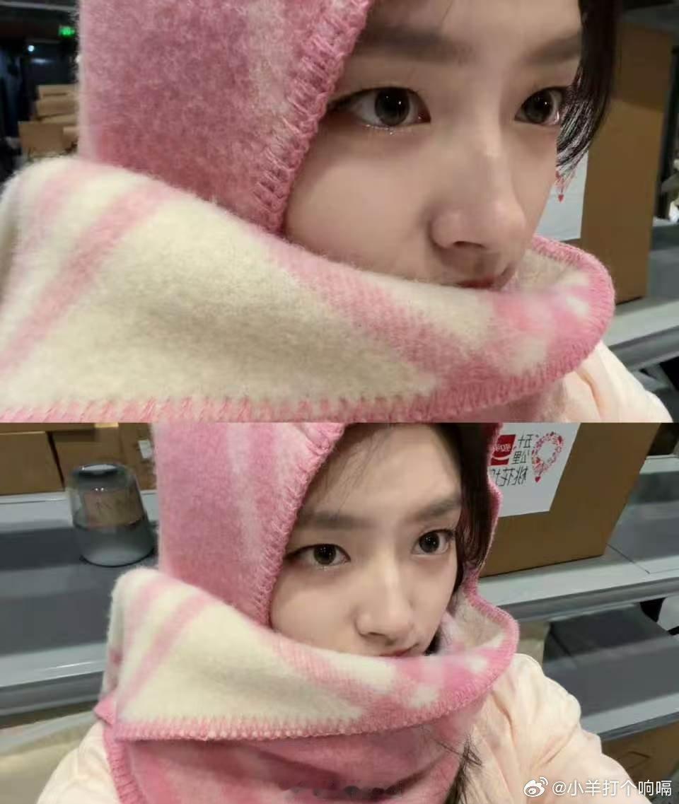 徐若晗拍的陈鑫海陈鑫海眼神温柔到不行，徐若晗这镜头抓得太准，把那种少年气和暖男感