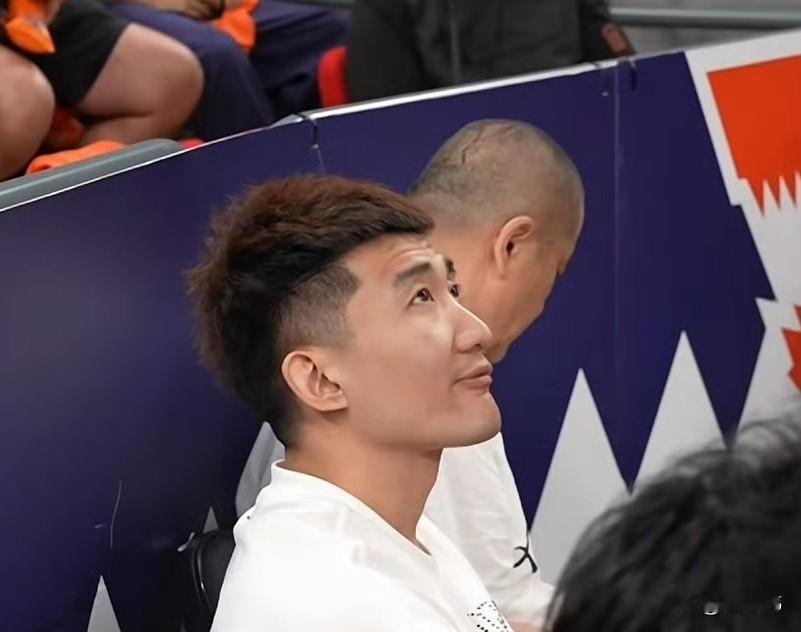 孙总真情流露！孙铭徽谈带伤坚持：

“从我决定打封闭的那一刻。”

“我就做好一