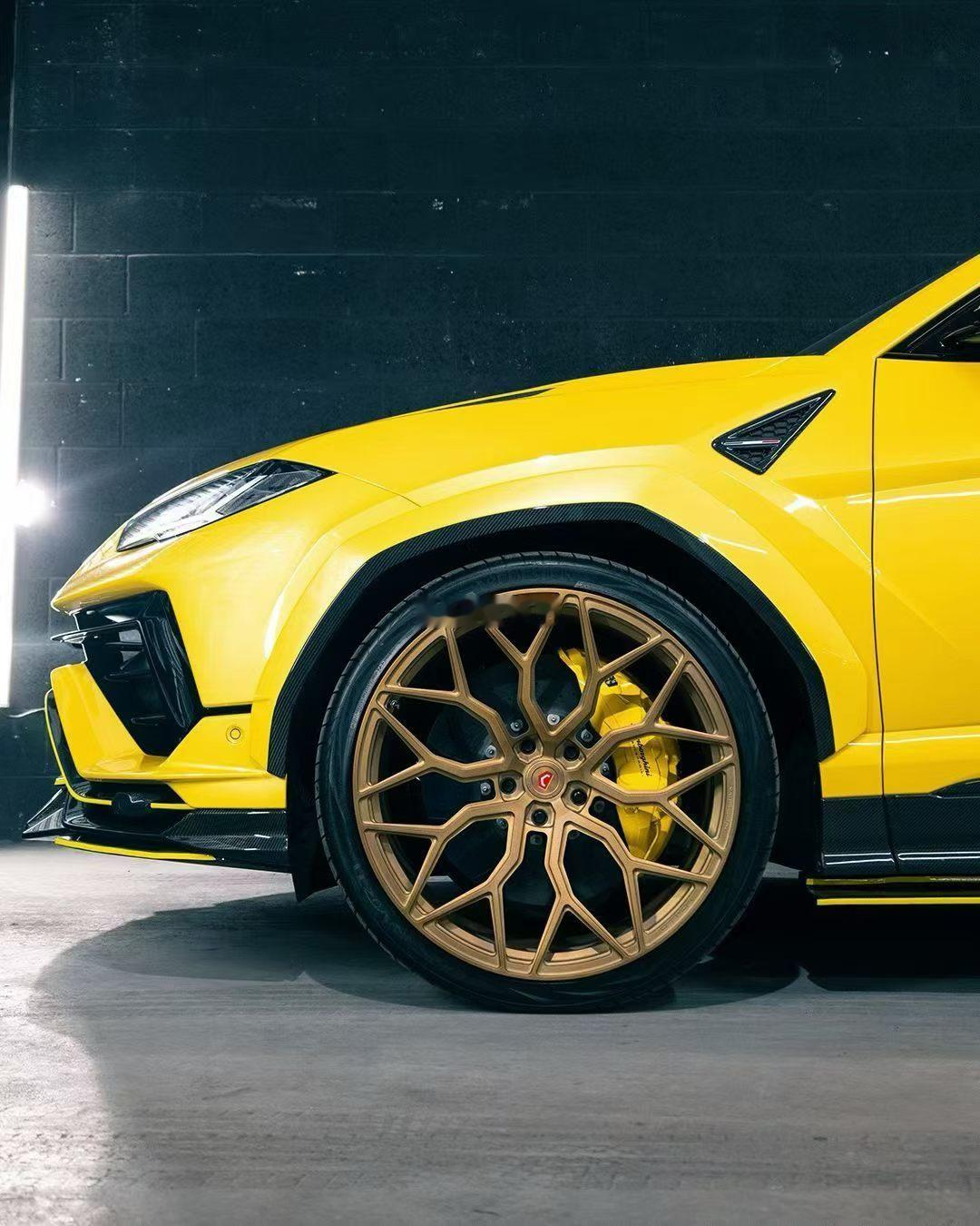 兰博基尼URUS 升级Vossen S17-01 