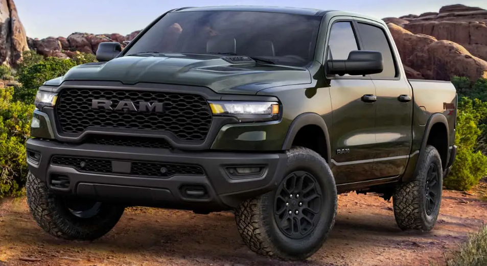 硬核回归！2026款Ram 1500 Rebel X军绿涂装上线，标配1英寸升高