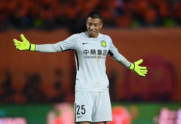 28岁中超主力门将退役 28岁的梅州客家门将郭全博宣布退役。郭全博回应此前的退役