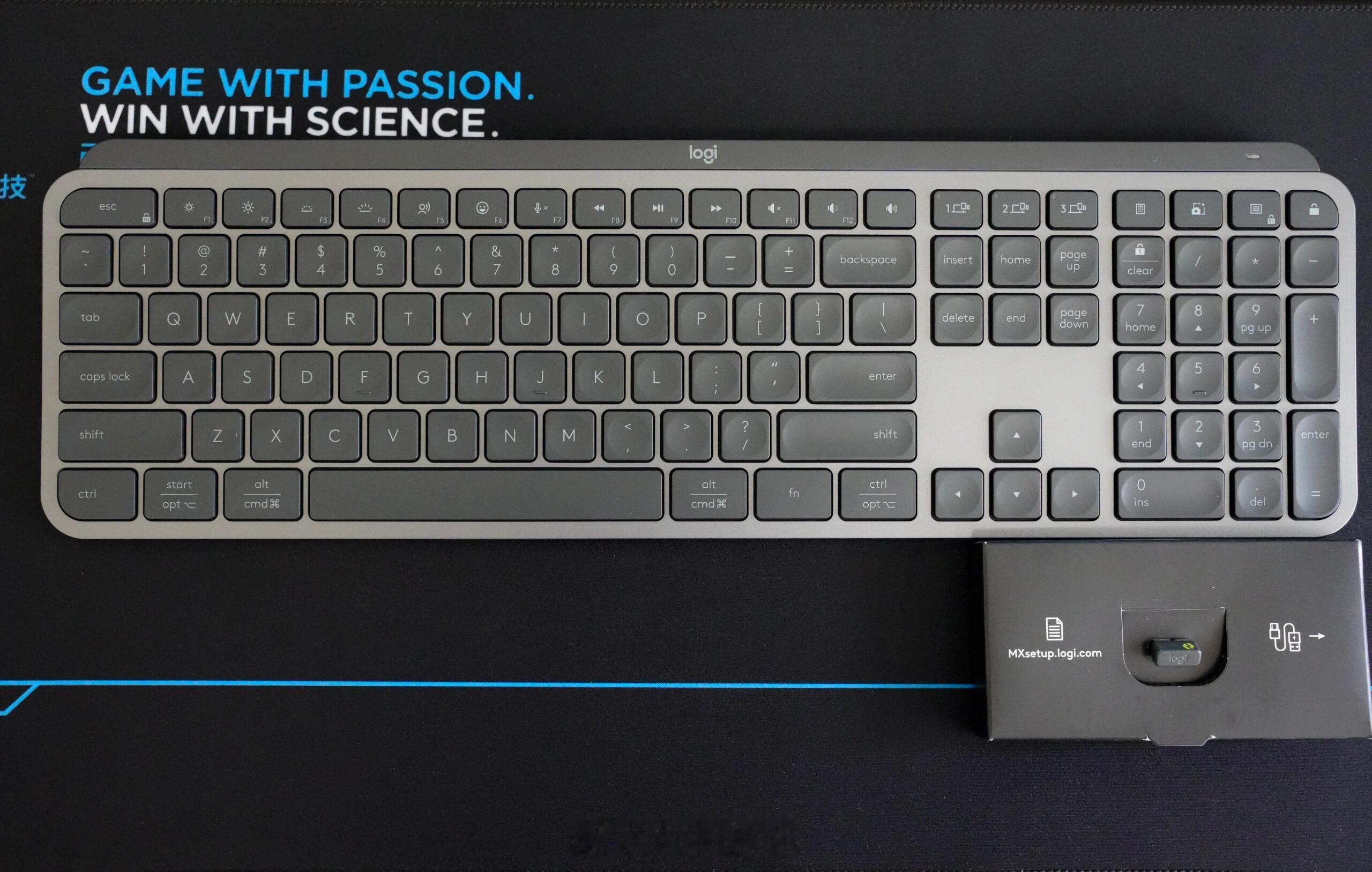 ⌨️罗技MX Keys这个键盘对于mac用户匹配了相应的按钮，充电🔋是typc