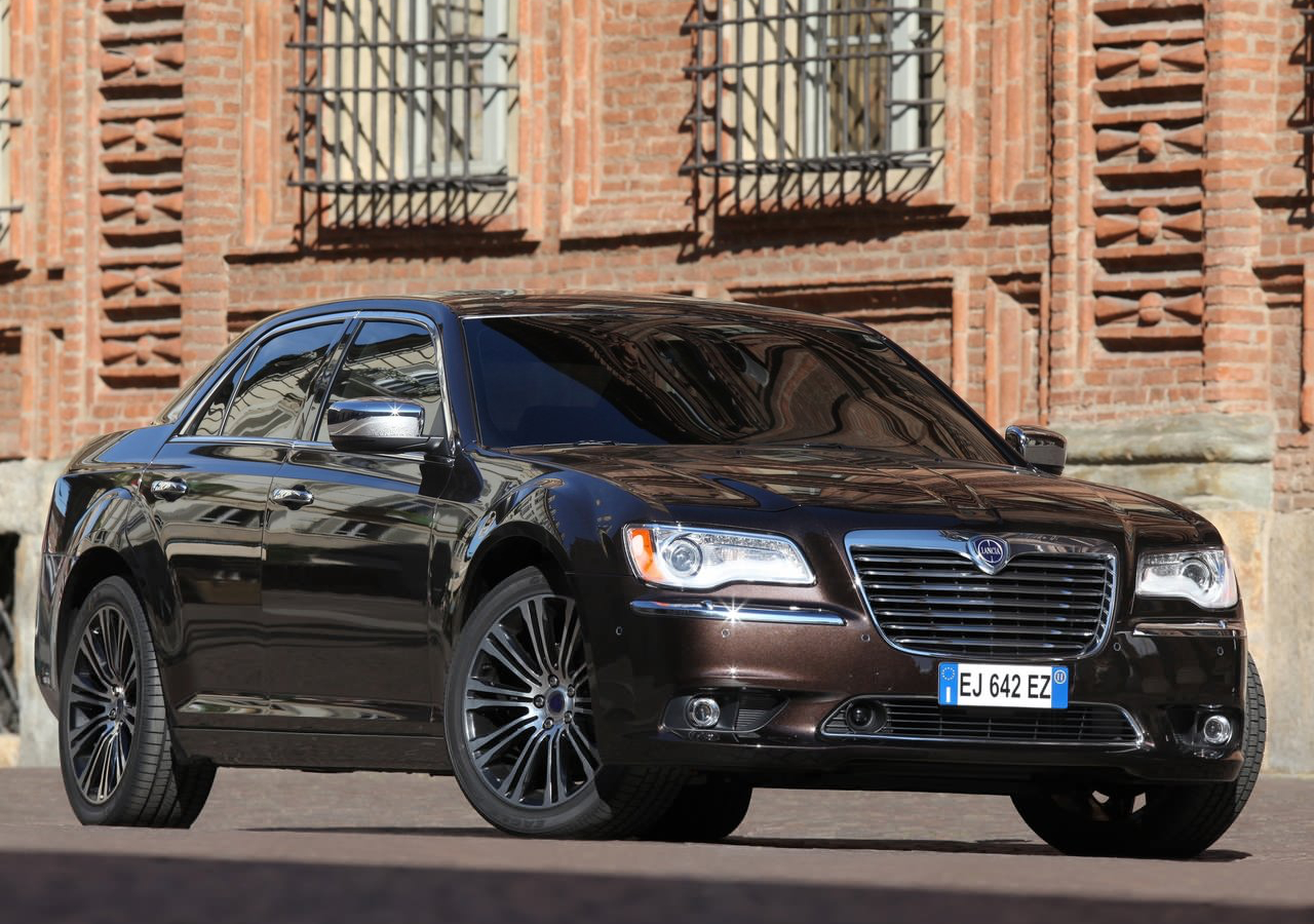 蓝旗亚   2012 Lancia 第二代Thema，克莱斯勒300C的欧洲换标