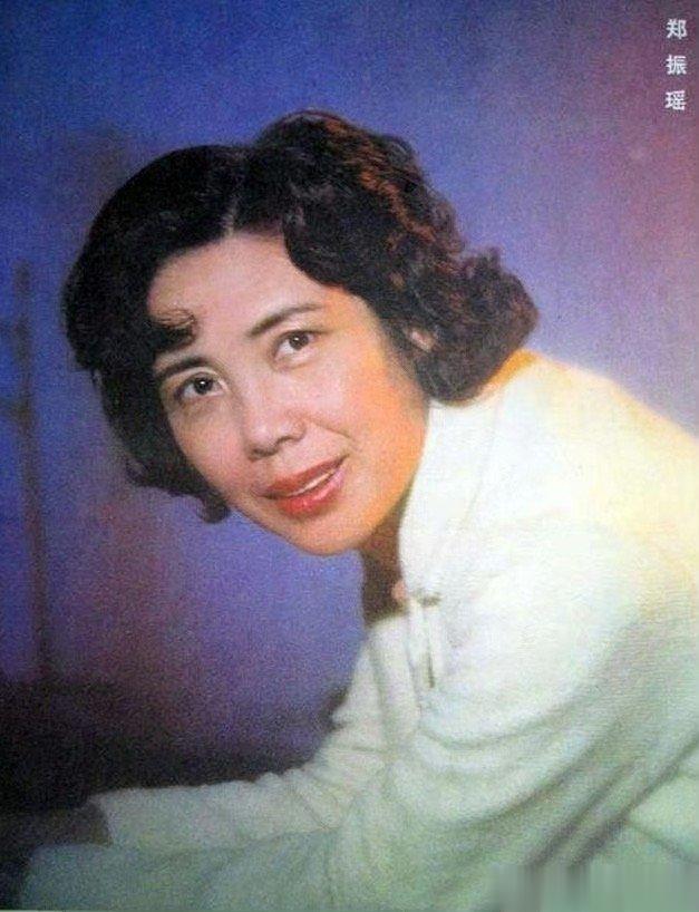 #演员郑振瑶去世# 据北京青年报消息，曾因影片《城南旧事》《美丽上海》荣膺“金鸡