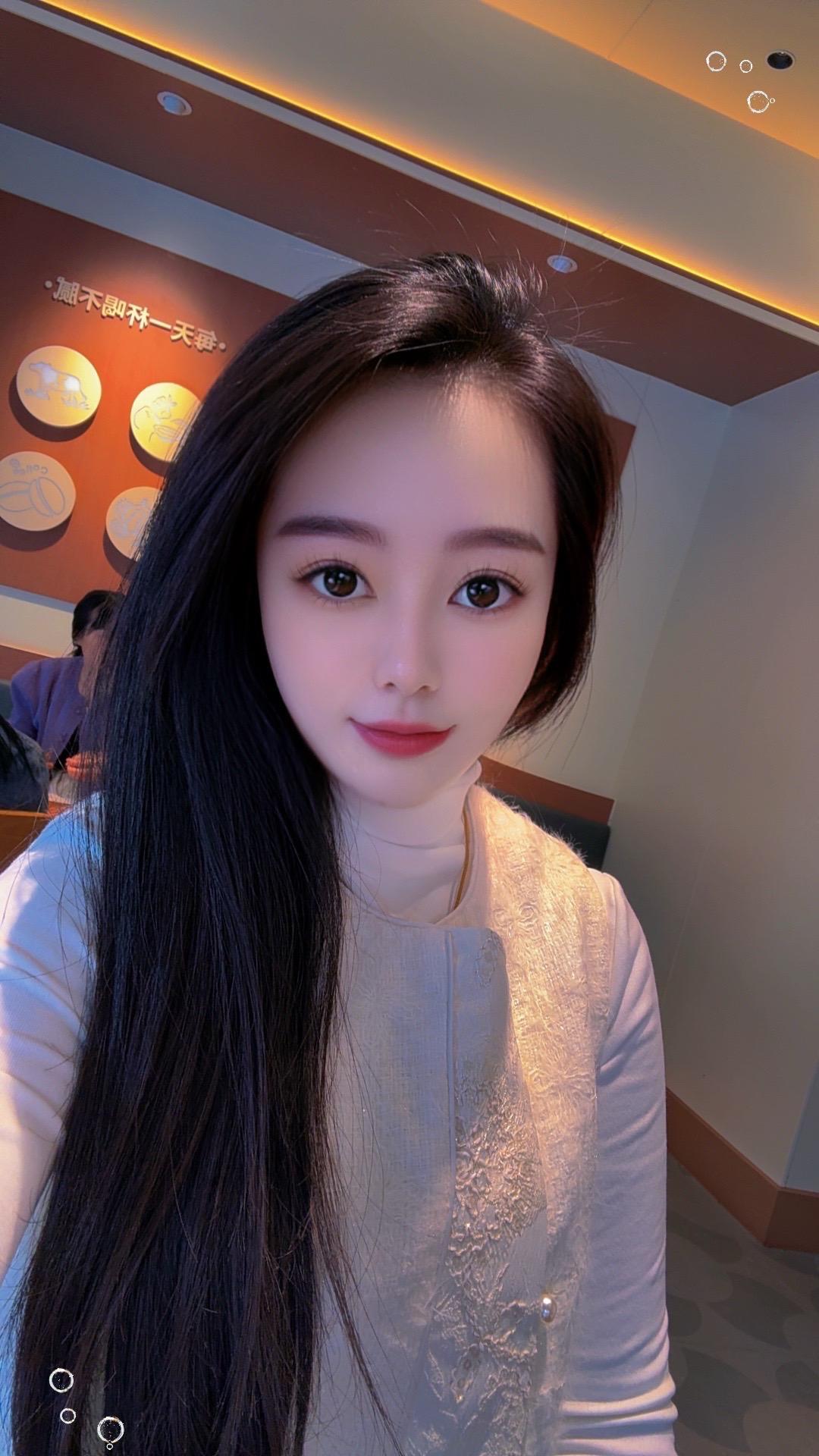 变的，不变的，都在变，什么都在变，不必感慨以前。