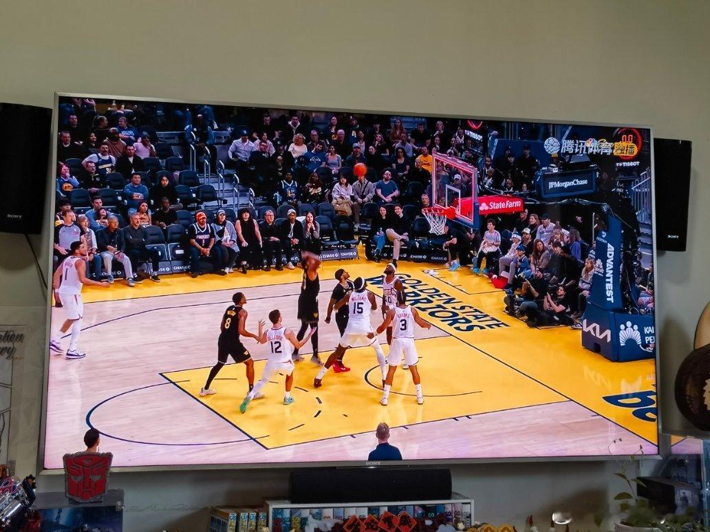 这球看的真的太闹心了，只有理查德是有点生气的看球金州勇士