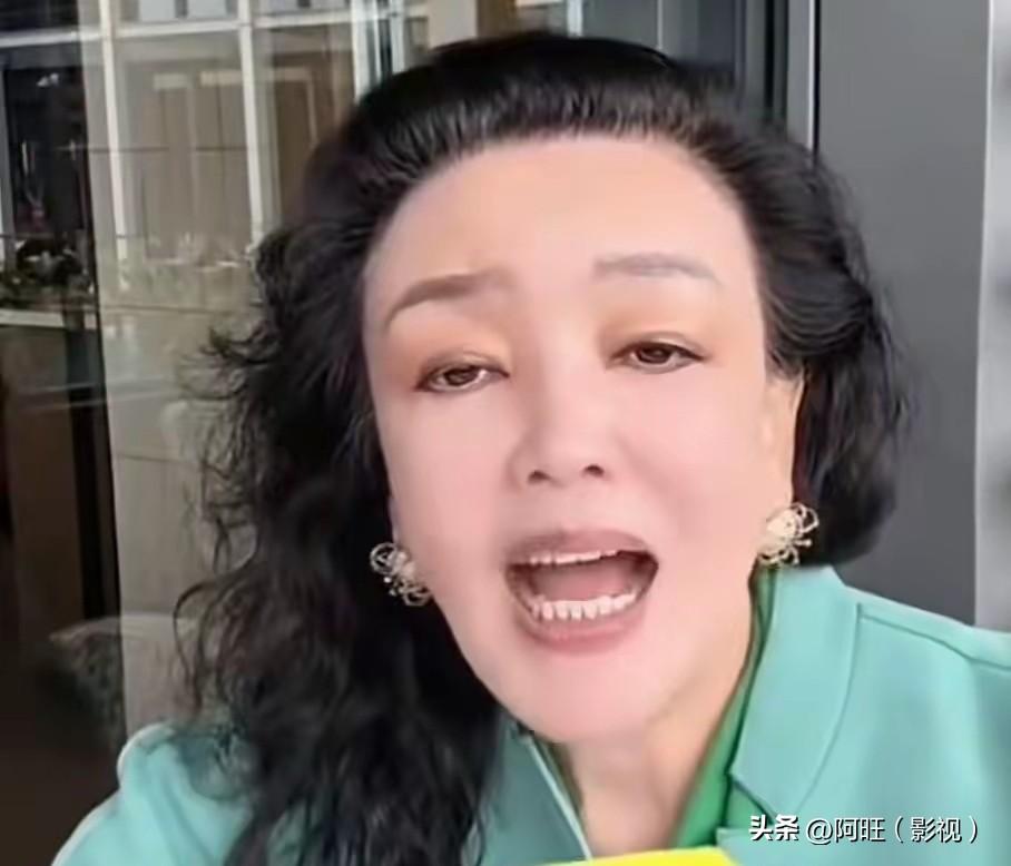 好消息！
玥儿箖箖夏令营蜕变惊人
 玥儿和箖箖结束温哥华夏令营，整个人迎来肉眼可
