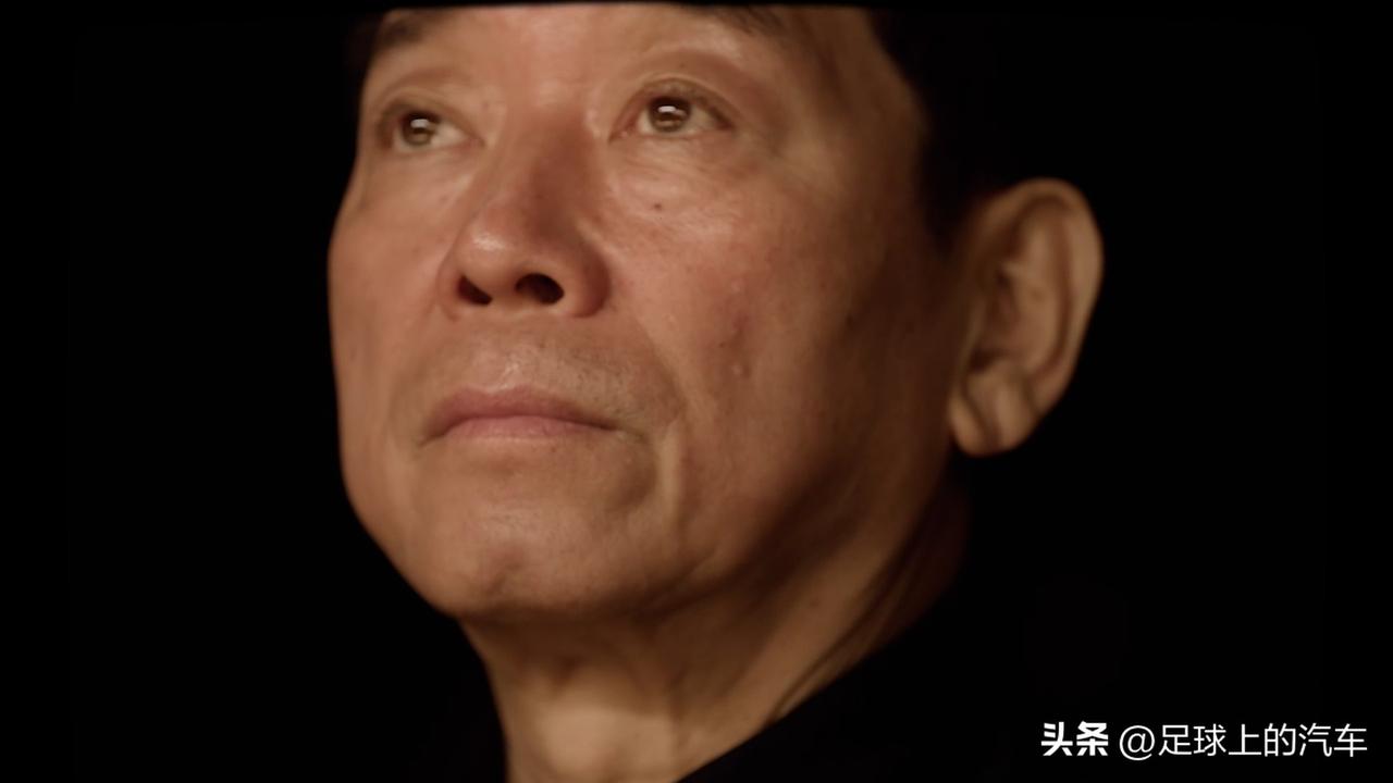 但他怕的不是代言魏牌出岔子，而是怕辜负36年攒下的造车口碑，怕砸了用自己姓氏命名