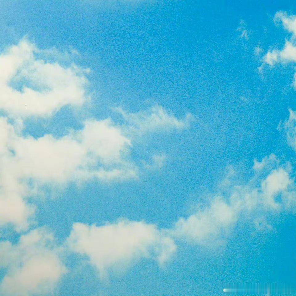 娱乐时代少年团新歌预约封面蓝天白云时代少年团新团歌预约封面 时代少年团新团歌预约