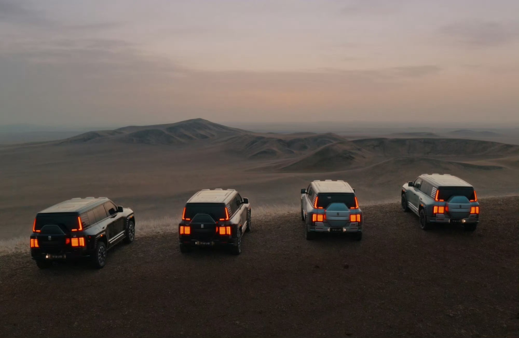 刷到王志飞去内蒙提新款U8的视频，差点没把我笑死。这位老戏骨之前在北京车展上还说