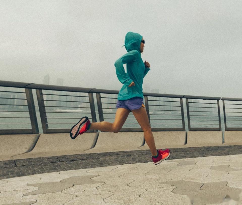 腿部鲜为人知的5个小秘密　　一、腿短心脏病风险高　　当人体下方肋骨到髋骨上方距离