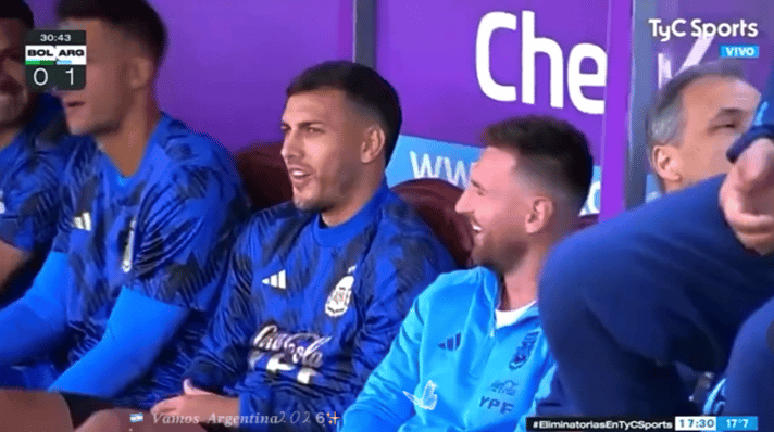 苹果15系发布，算盘却打错了！[捂脸]想蹭梅西热度？谁知他在替补席好嗨哟……[笑