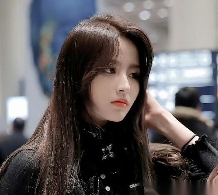 金子涵：“再逼我就说出一切”！
4月8日，已经宣布退圈的金子涵，突然在社交平台的