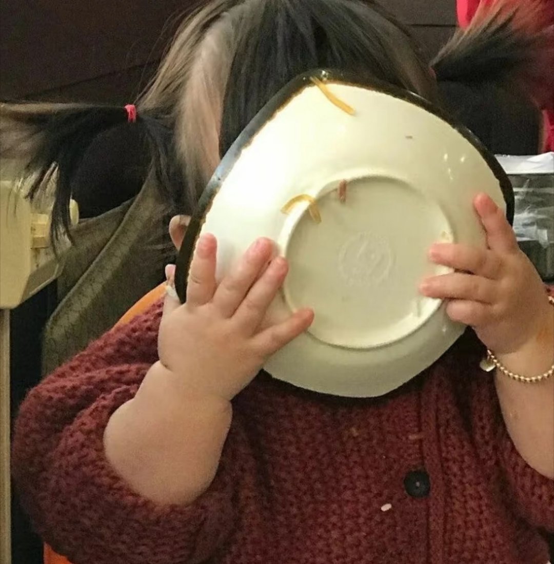 大人饭量和小孩饭量真的不一样小孩吃的多还长不胖 