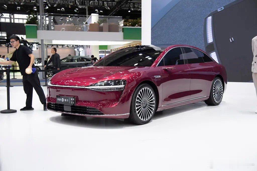#汽车[超话]# 华为享界S9正式上市，售价39.98万元。纯电中大型车，将和B