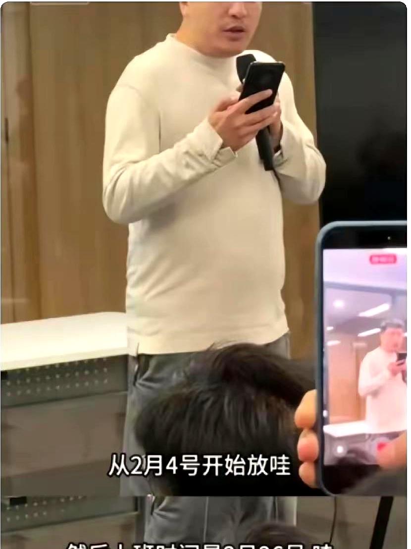 跑半马全马就能健康？
看看雪峰老师的例子，真是让人唏嘘！
他平时跑得勤快，结果腹