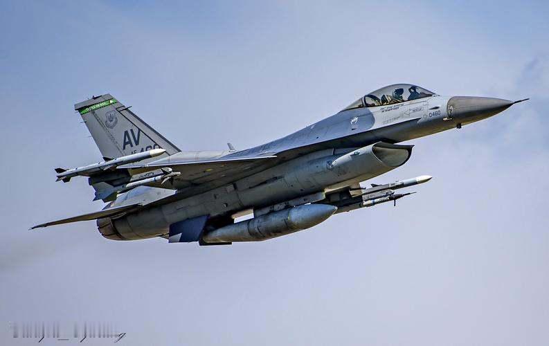 伊朗手握新导弹，美军航母有点慌，波斯湾风声紧了

2026年2月，中东地区没有发