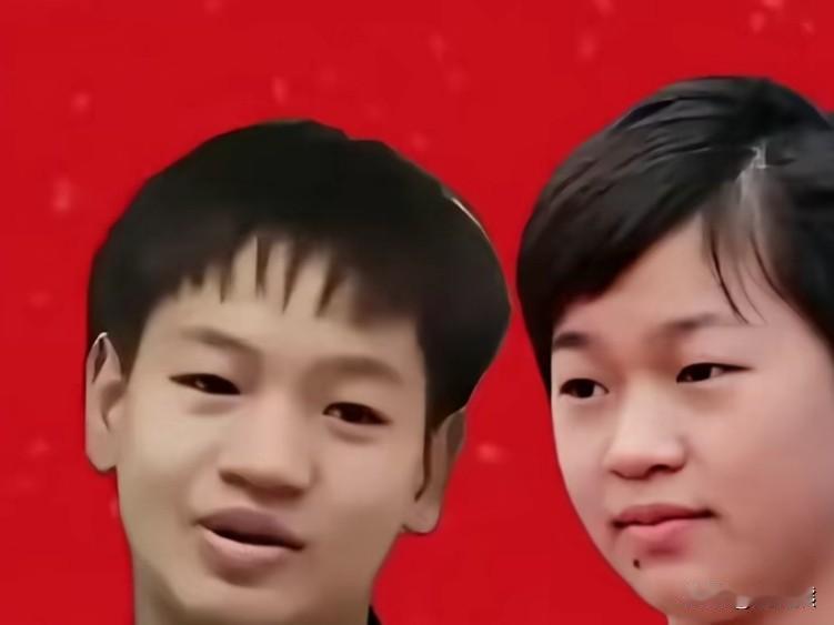 这是全红婵弟弟全进鹏，今年13岁，和全红婵眉眼之间有%90相式之处。身材偏瘦他的