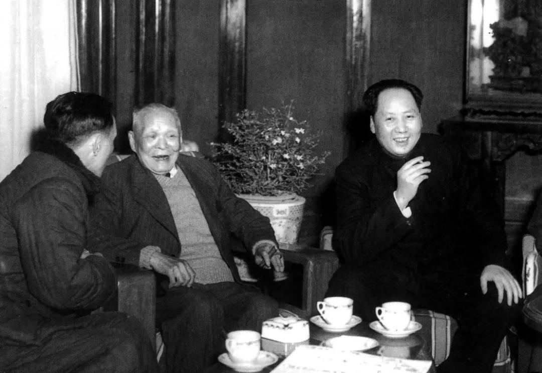 1949年，致公党创始人司徒美堂要找毛主席，毛主席当时住在香山。司徒美堂已经83