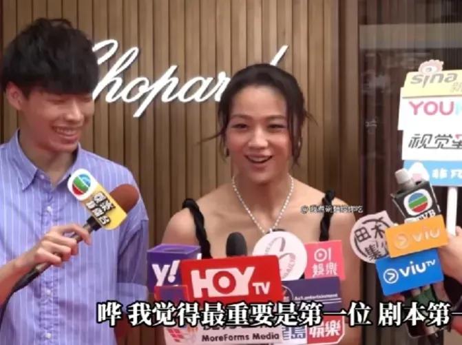 港媒对于艺人的提问，永远无下限引导，但是，面对汤唯，他们可是挑错了对象。

11