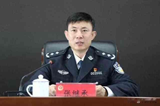 平凡岗位见初心！党员干部张继承，以实干笃行诠释公仆担当
 
时代浪潮之中，一名党