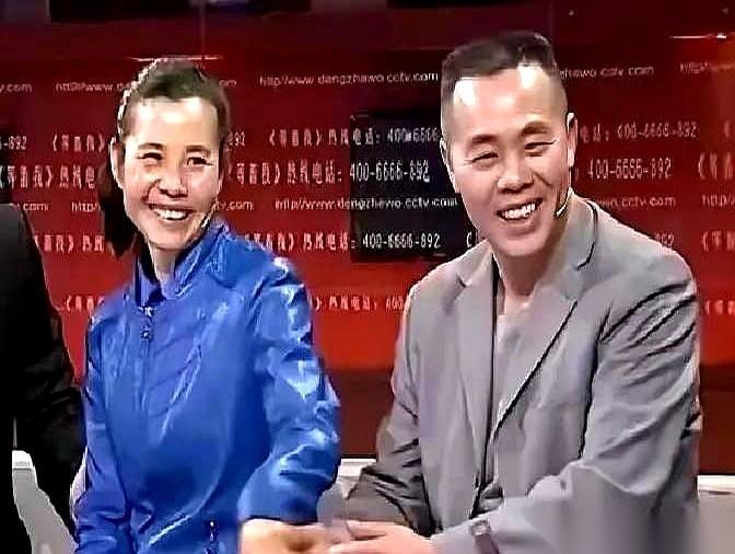 儿子考上大学那天，她大摆筵席，满脸堆笑地端着酒杯，把婆家人和全村亲戚全灌得烂醉如