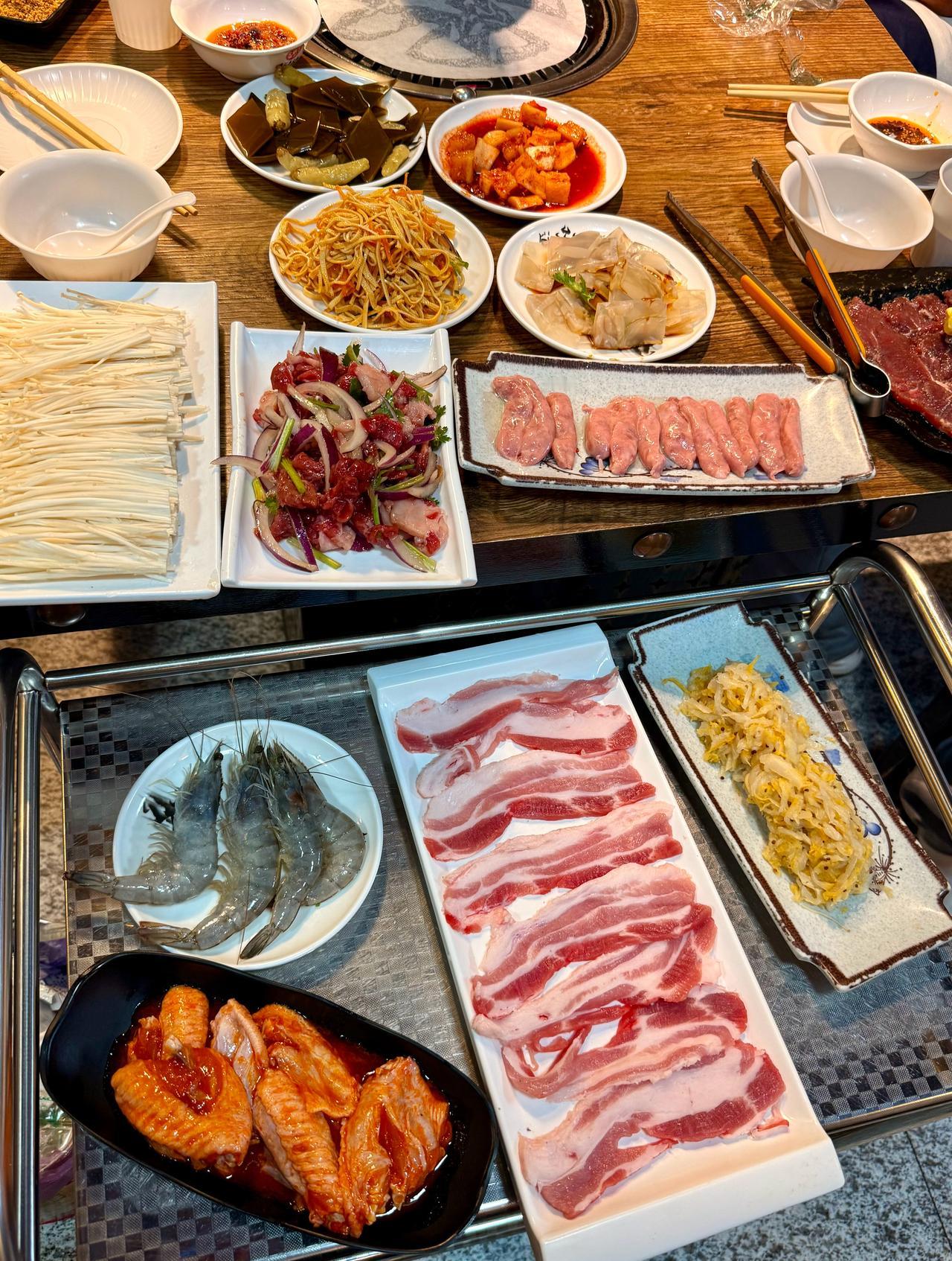 累昏咯
没有我们这么强的身体的不要自驾
12个多小时的高速硬生生开了20多个小时