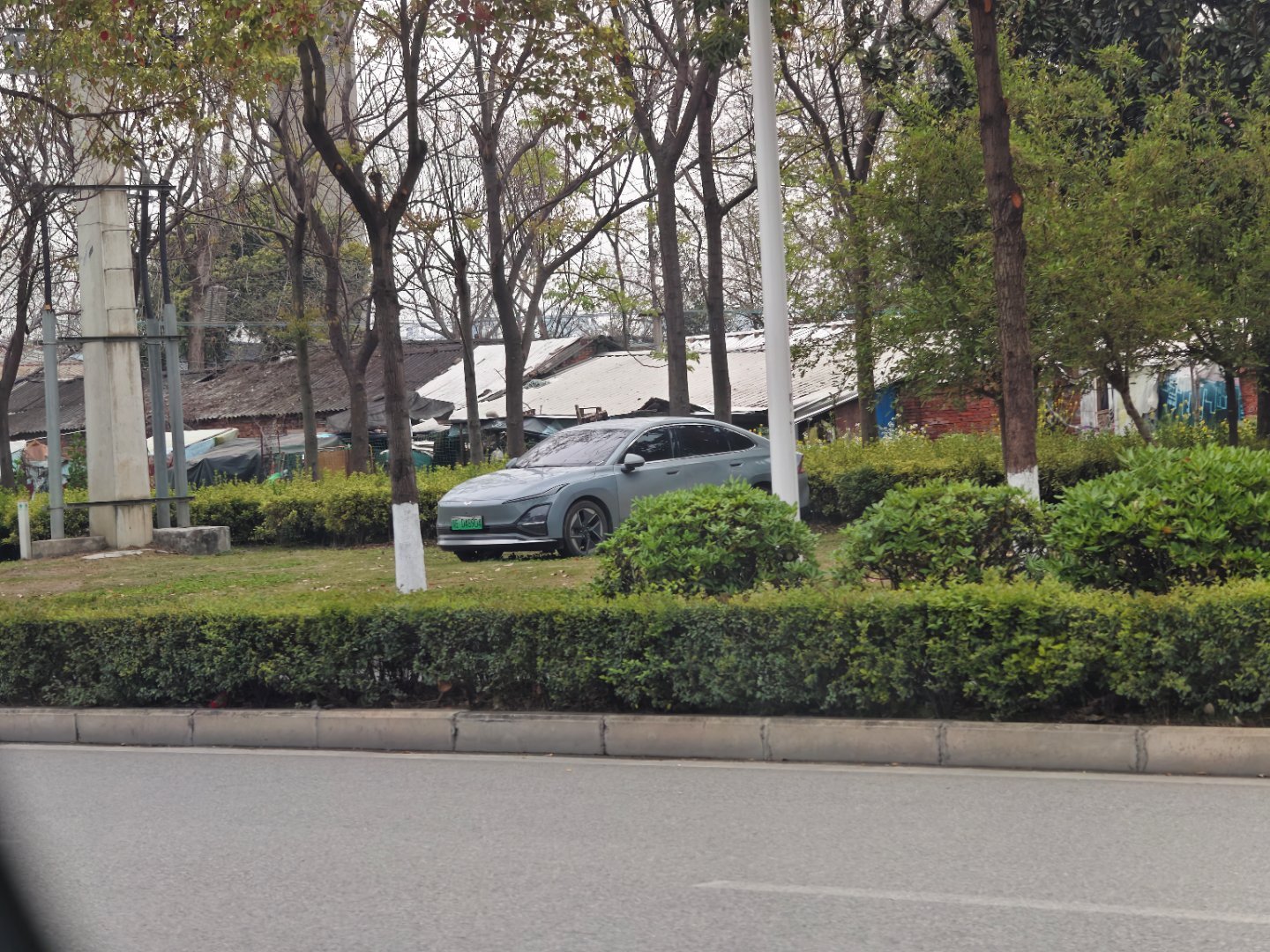 停车有没有素质和开什么品牌的车，二者根本没有关联