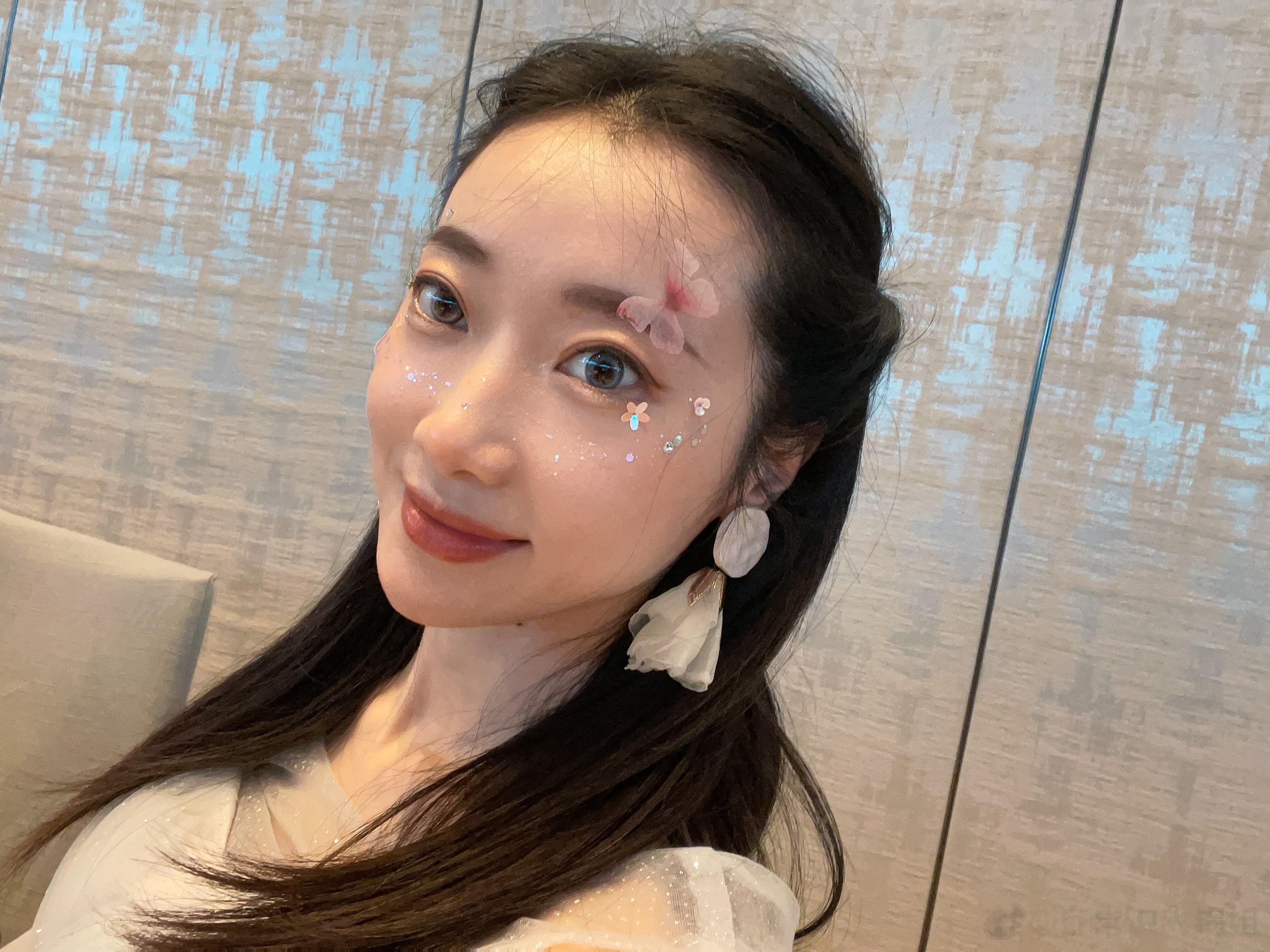 最近一段时间我都很忙，不是在上课就是在培训……所以最近几场直播都暂停了。是的，我