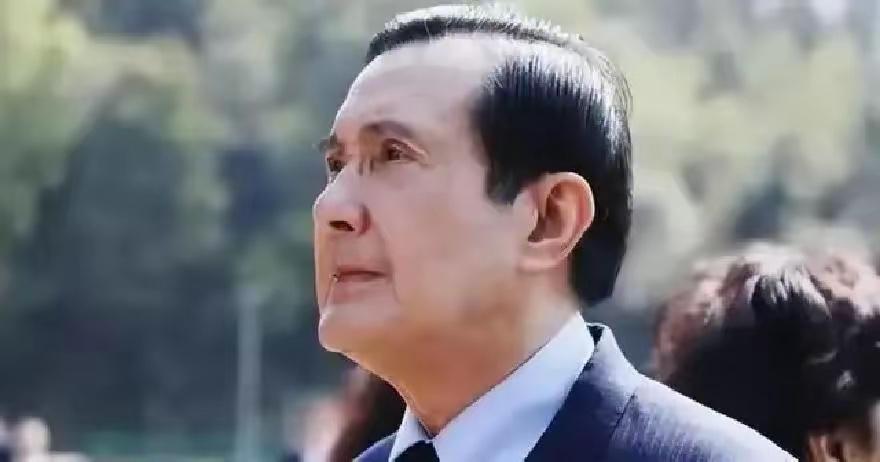 马英九的一句话，在两岸炸开。

他在甘肃敦煌说，两岸要和平民主统一。

啥叫和平