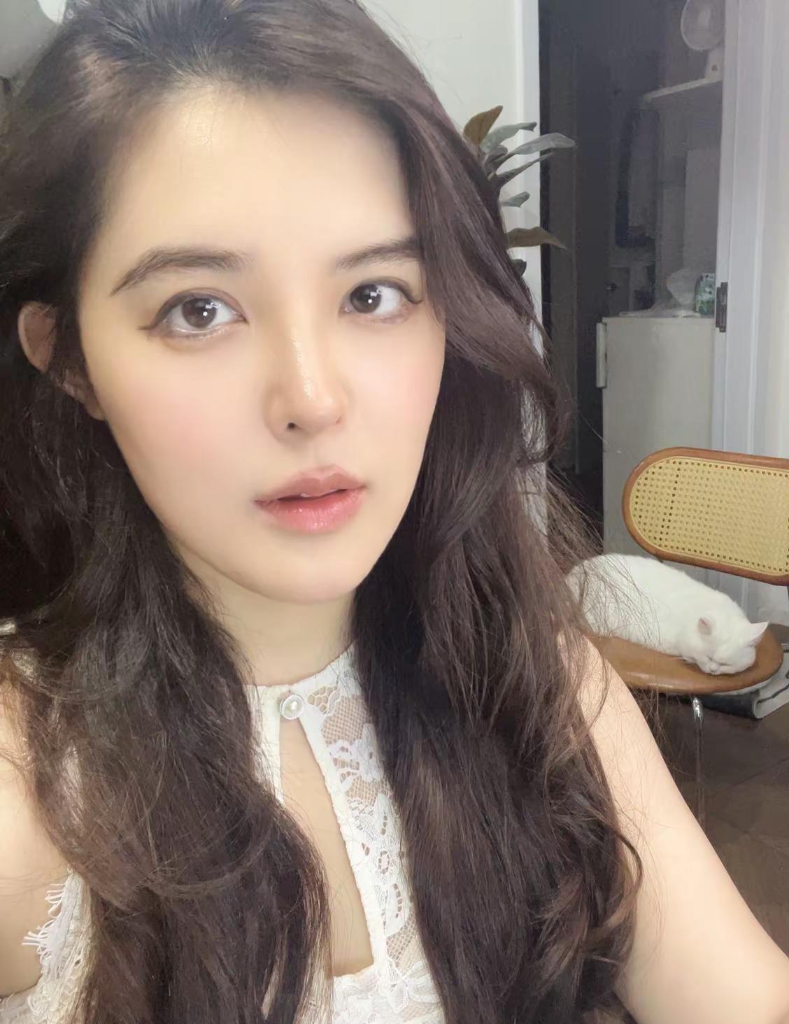 真的很讨厌很烦男的问我能不能追，能不能做他女朋友，我反正单身，但是你没有任何实际
